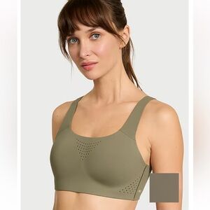 Victoria’s Secret Featherweight Max Sports Bra